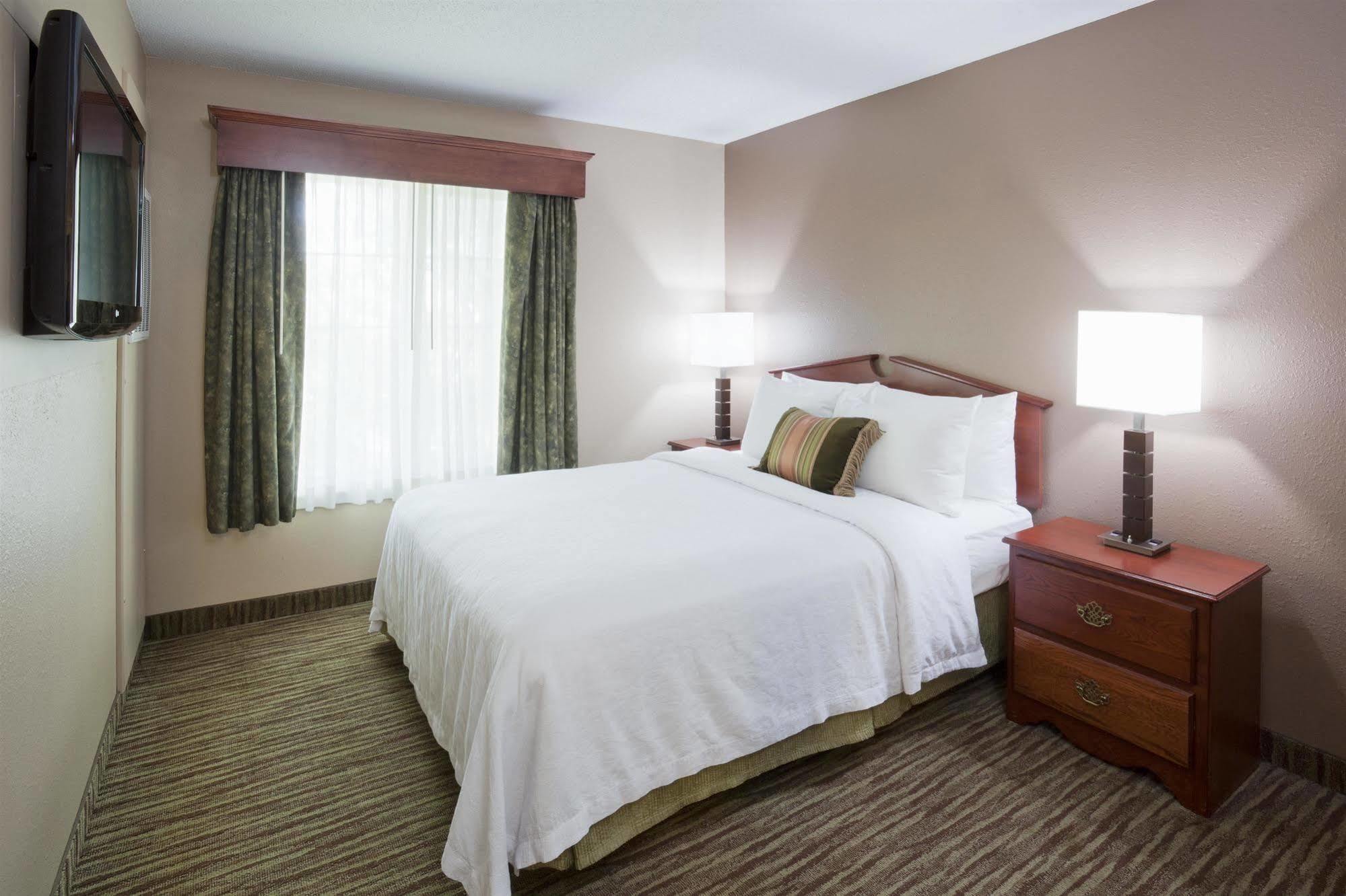 Grandstay Residential Suites Hotel - Eau Claire Zewnętrze zdjęcie
