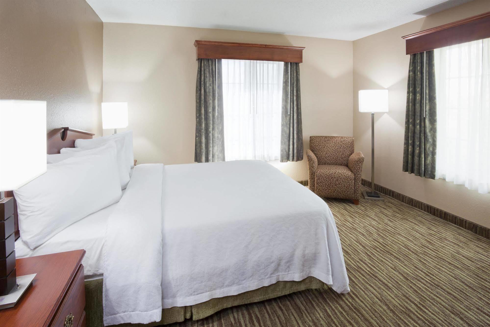 Grandstay Residential Suites Hotel - Eau Claire Zewnętrze zdjęcie